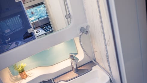 Swifty  – Luxury 4 berth Ford , Swift Voyager 494 from 2024