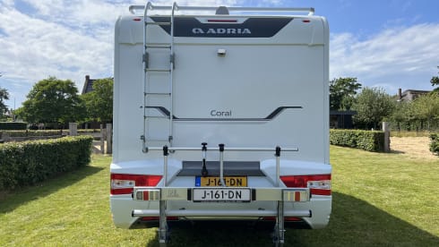 De luxe kampeerders  – 2-person Adria Coral 600SL Plus from 2020