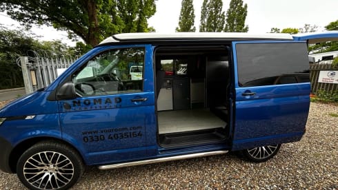 YR72XCE NOMAD –  4 Berth Nomad Camper Romford -Romford