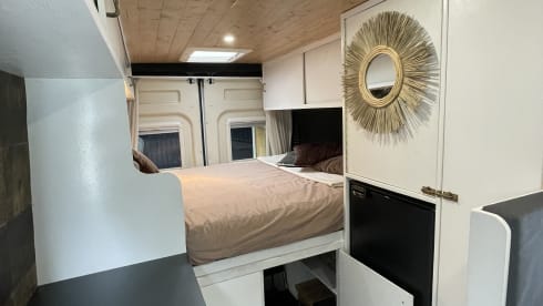 Flow  – On an adventure with this cool DIY Fiat Ducato MultiJet 150 185 HP