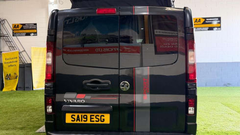 Andys camper – Campervan Vauxhall Vivaro a 4 posti letto del 2019