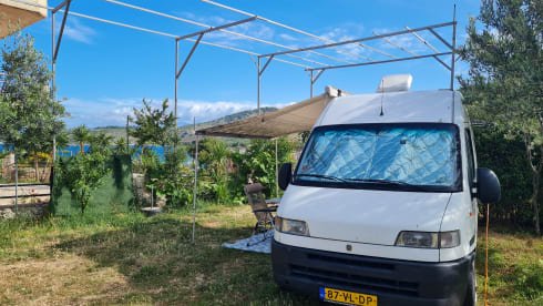 Rudi – Ideaal ingerichte en gezellige Fiat Ducato camperbus