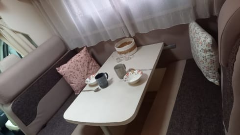 Campi – 7p Ford alcove uit 2023