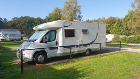 Louis  – Spacious 2 person Louis camper