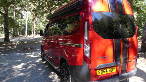 Tom – Ford Transit Custom High Top. Isle of Wight