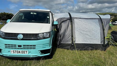 Dub Di – Adventure in Style – Two-Tone T6 VW Campervan, 2018 (Sleeps 4)