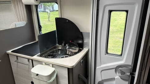 Eze – HR Adventures - Rimor Kilig 9 - 6 berth, 6 seat belt Motorhome