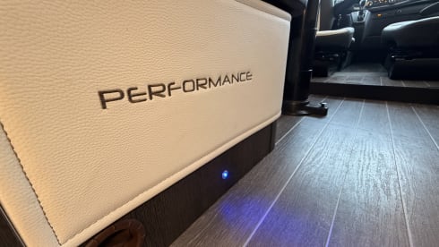 Superdeluxe Motorhome Automaat met krachtige motor