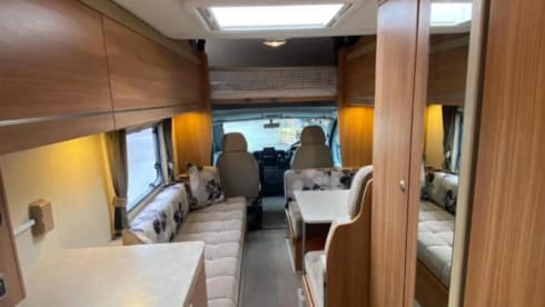 Swift  – 5 berth Swift bus from 2014,insurance,included