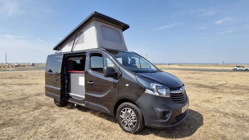 Victor – 4 Schlafplätze, anderes Wohnmobil aus dem Jahr 2015