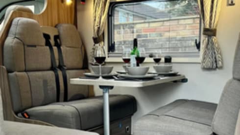 Relax Palace – Cabine Swift à 6 couchages avec alcôve, modèle 2015