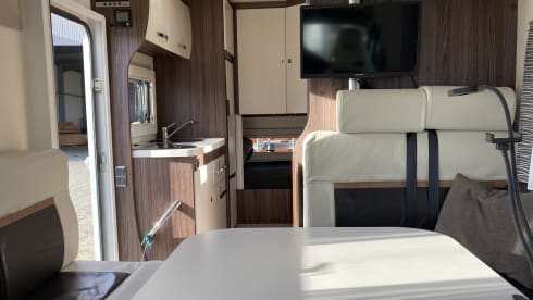 5p Benimar semi-integrated uit 2019