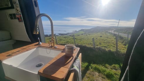 Gwen SteVANi β 2 Berth 2014 VW Crafter