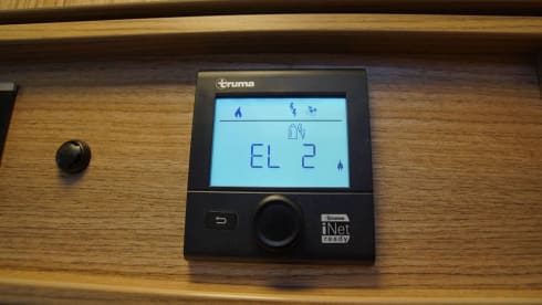 Wille – Automatic, Hymer Carado 4 person family camper, long beds! 