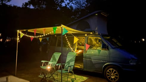4p Volkswagen bus from 2001
