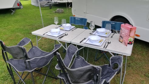 Ons Mieke...  – Rimor seal 695: Cozy mobile home with spacious bedroom.