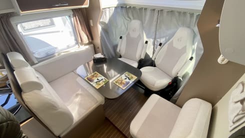 Flip – Etrusco T7400QB - elegant and well equipped