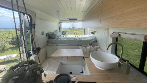 Dikke bus (BABYPROOF) – Custom Made Campervan from 2022
