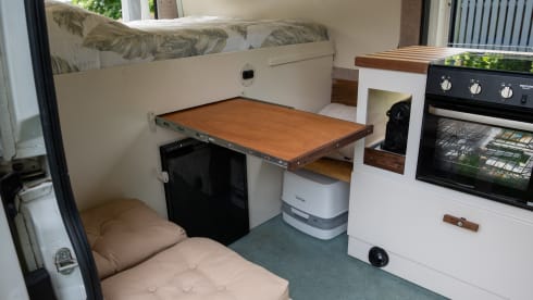Zonnewijzer – Winter-Proof Off-Grid Campervan with Solar, Nespresso, Oven and more!