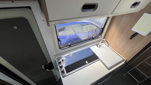 Annie – 6 berth Fiat Adria Sun Living