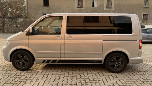 VW MULTIVAN 7 POSTI con LETTO e RISCALDAMENTO AUTONOMO 
