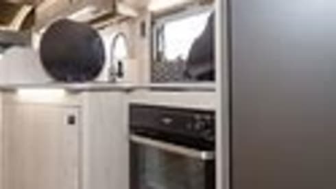 Maverick – Luxury 4 Berth Motorhome (2 lounges, 3 separate sleeping areas)