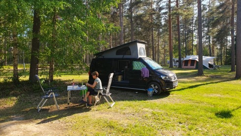 Black pearl – Volkswagen Transporter Camper automatic 
