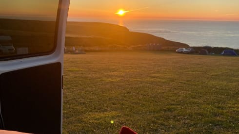 Explore One – ExploreCampers - 4 Berth VW T6 Campervan – Off-Grid Ready with Projector