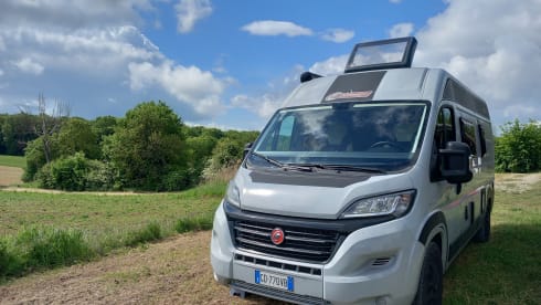 Nala – Travel and explore by VAN