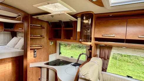 Reispaleis – Comfortable and stylish integrated 4p Carthago Chic C-Line II