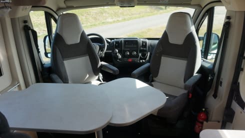 2p Rapido V68 Buscamper (2020) Length beds & Comfort
