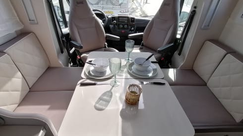 Caratje – 4p McLouis semi-integrated automatic from 2022