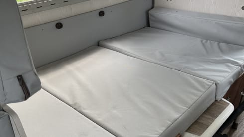 Ouwe Beer – The 'Old Bear' cozy compact camper.