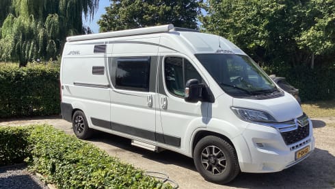 Joy – Beautiful 3p Pössl bus camper from 2020