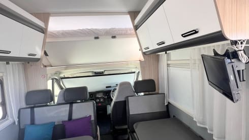 Perfect family motorhome  – 7 berth Sun Living alcove from 2021