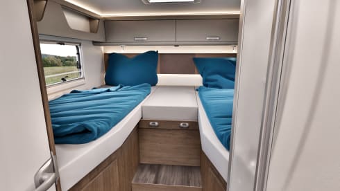 Benny jr.  – Brand new (2025) 4-person semi-integrated camper 
