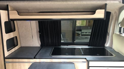 Leetro – 4p Volkswagen campervan from 2012