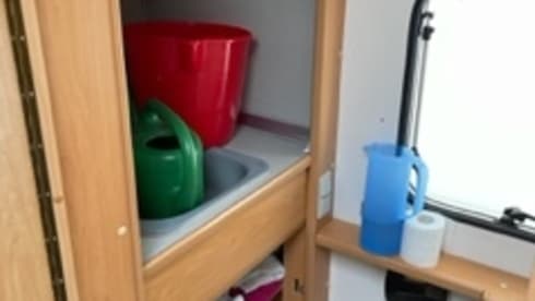 Fresh and complete family camper with bunk beds