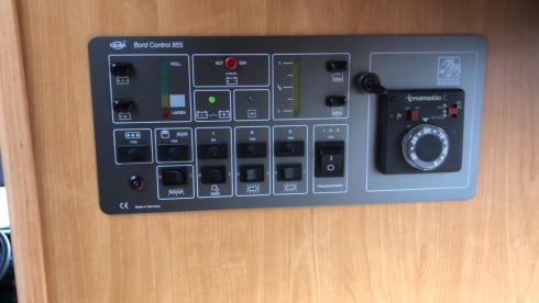 SPACIOUS CLEAN FAMILY CAMPER LARGE AND HANDY WITH NESPRESSO;)