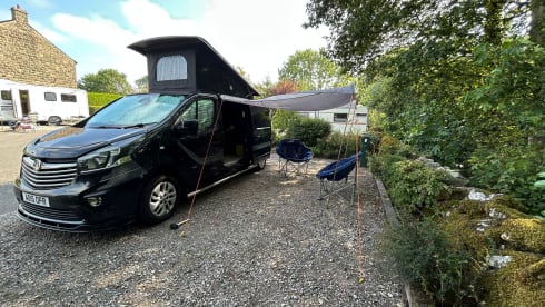 Roma – Superb 4 berth Vauxhall Vivaro campervan LWB
