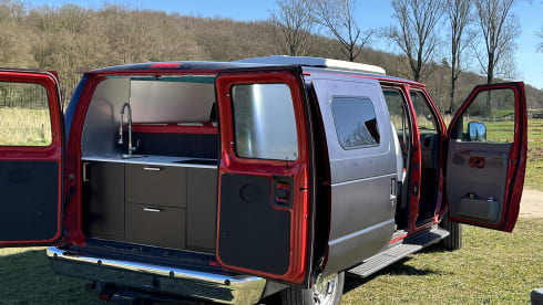Nightwatch – 2p Ford campervan from 2008