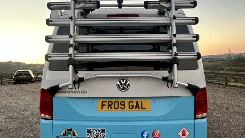 Sunny – 2021 Volkswagen T6.1 Transporter CamperKing Luxury Offgrid Camper (4 Berth)