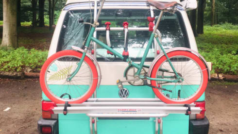 Bessie – 4p Volkswagen T4 campervan with lifting roof