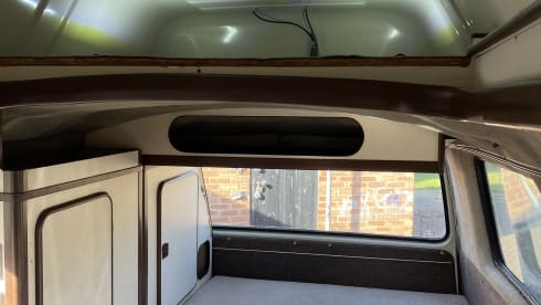 Sammy – VW Solar Hi-Top off grid Campervan 