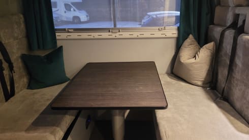 Family Mercedes  Rimor 6berth/6belt Motorhome Hire  – 6 berth Mercedes-Benz Rimor