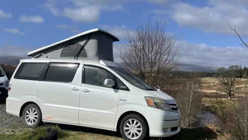 Hybrid – Compact Hybrid Family camper