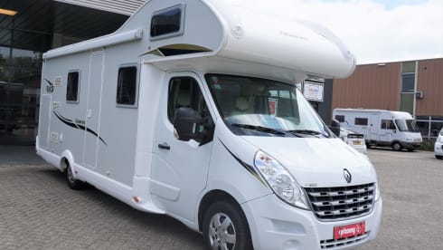 Rimor Katamarano 9 | Alcove | 2013 | 7 places | 3 bunk bed