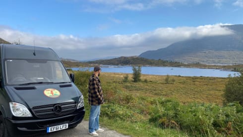 Effie – 3 berth Mercedes-Benz campervan