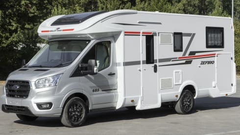 Elsie – New 2025 4 Berth off-grid Motorhome