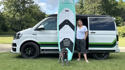 The Greenline Escape – Stylish Queen: Volkswagen Campervan (4 berth)